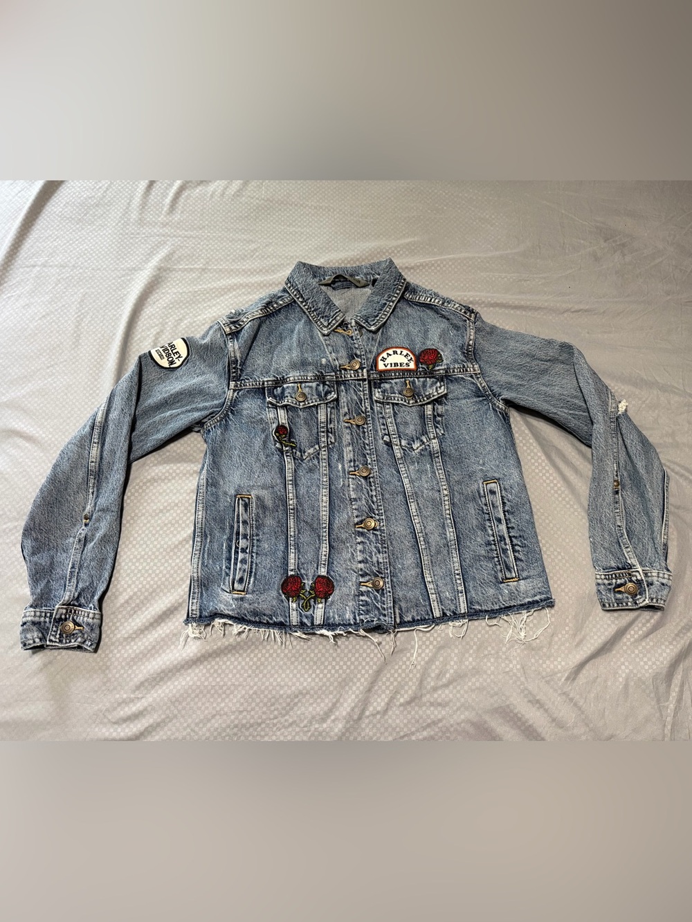 Size s - Harley Davison Women’s Roam Free Denim Jacket  Snake Rose Embroidered